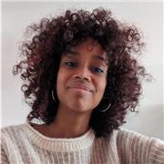 Professeure de yoga. Je m'adapte à toi, à ton corps et à tes ressentis